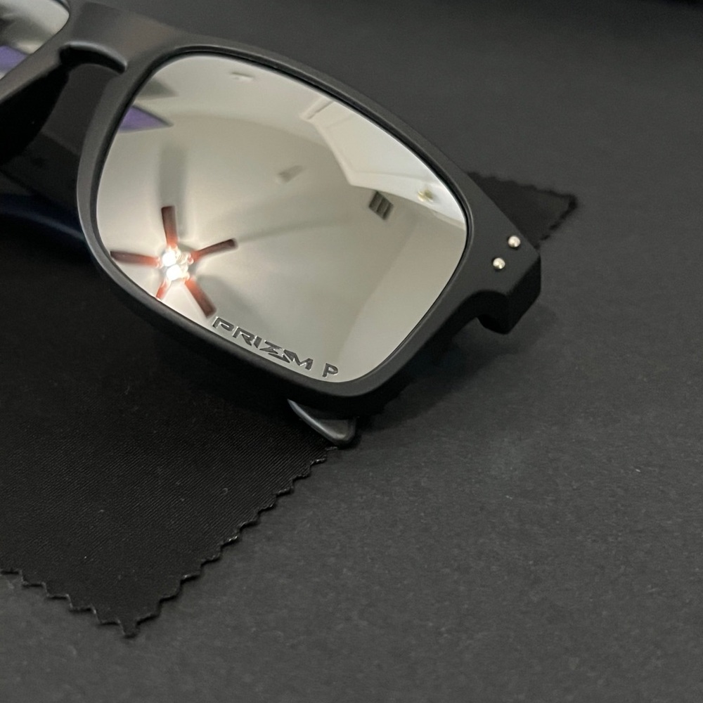 Oakley Holbrook Prizm Polarized Chrome Iridium Sunglasses OO9102 - Picture 4 of 6